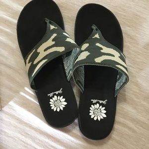 Yellowbox Camo Flip Flops
